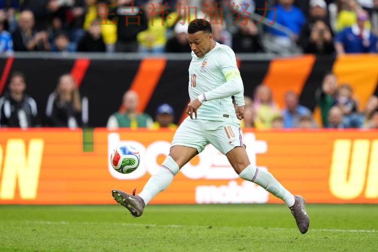 姆巴佩关键助攻改写比赛走势 争冠格局出现新的变化